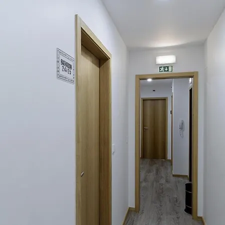 We Are 2 אכסניה *