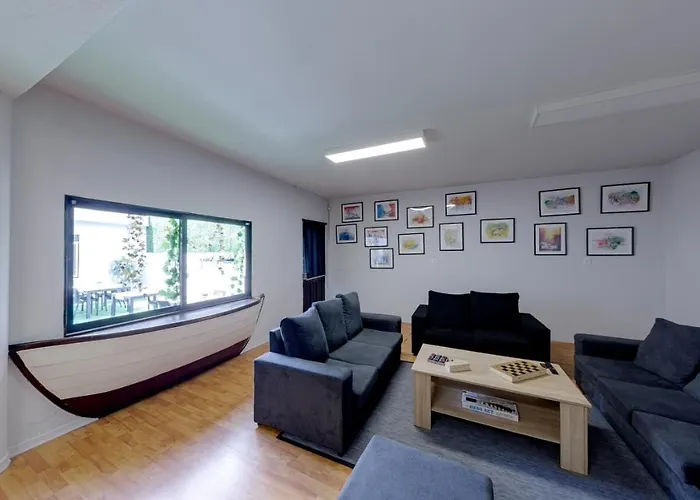 Vandrerhjem We Are 2